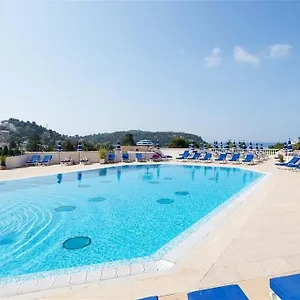 pool-150m-to-beach-seaview.fr-provencehotel.com/